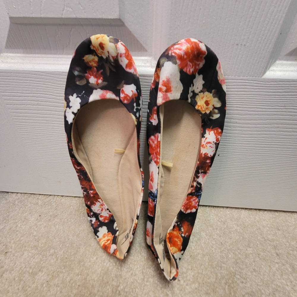 4 PAIRS Women’s Ballet Flats Bundle – Size 8.5 – Work & Casual Shoes